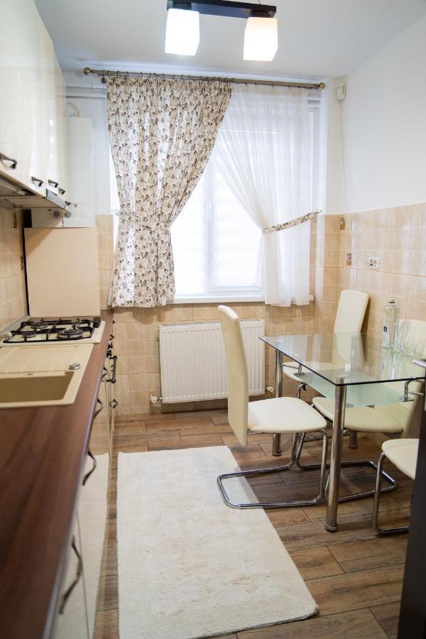Ultracentral Golden Apartament 2 ซูชาวา ภายนอก รูปภาพ